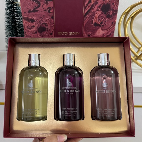 Molton Brown Body Wash Trio - Green, Purple, Pink - Picture 5 of 9